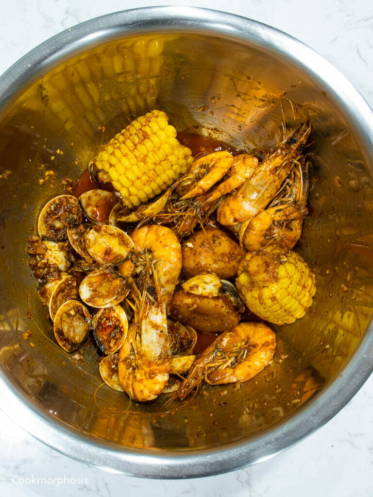 The BEST Garlic Butter Cajun Seafood Boil