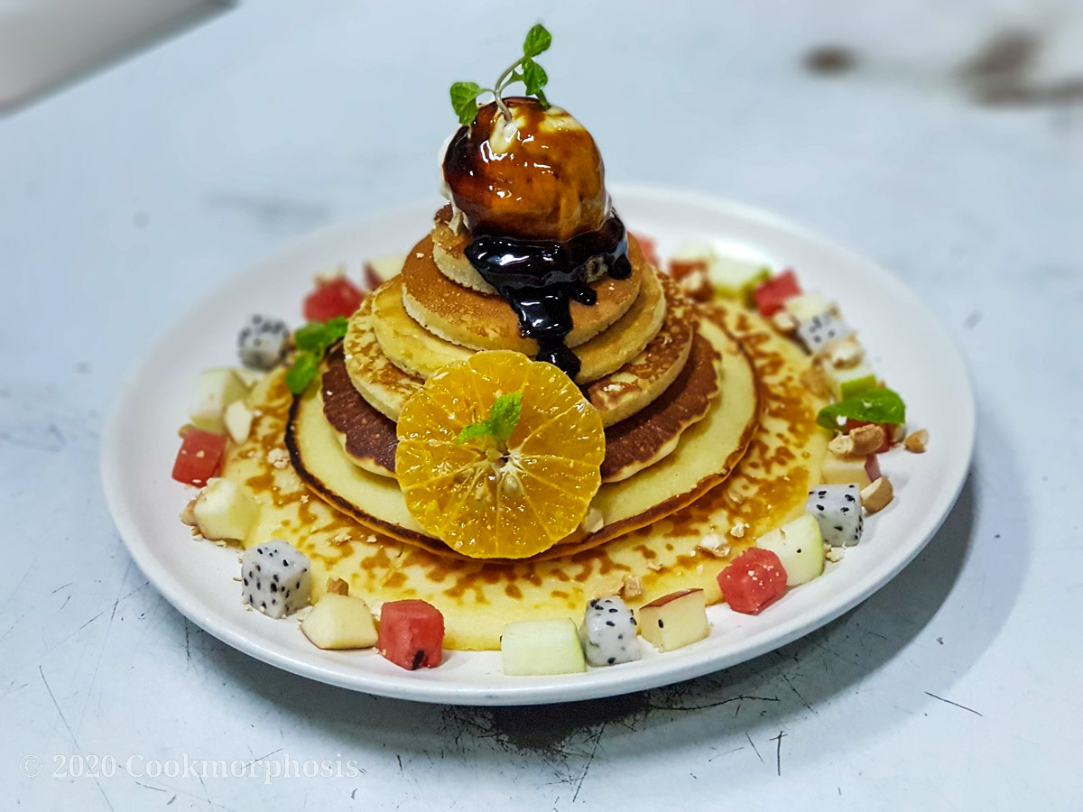 https://cookmorphosis.com/wp-content/uploads/2020/09/DeliciousBrunchPancake-2.jpg