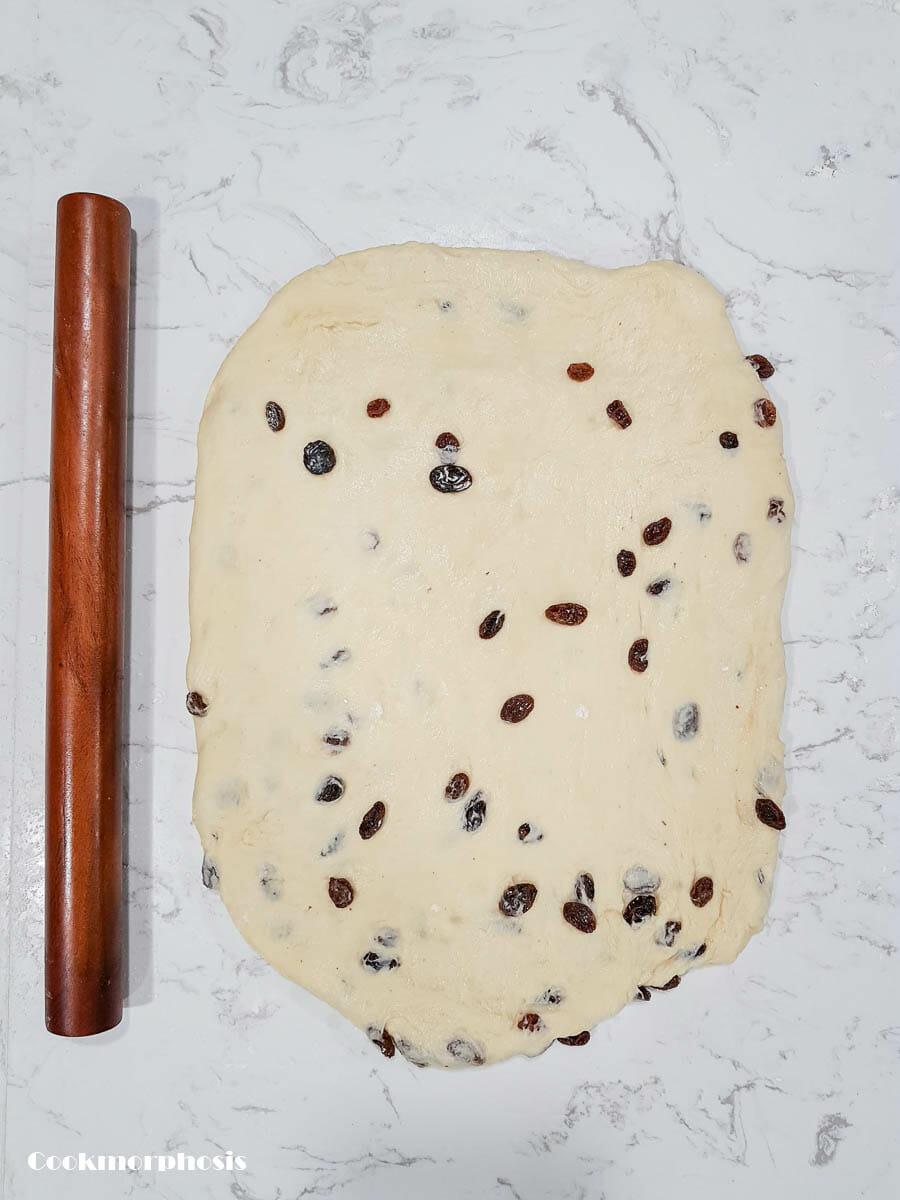 roll raisin bread dough into a rectanguler