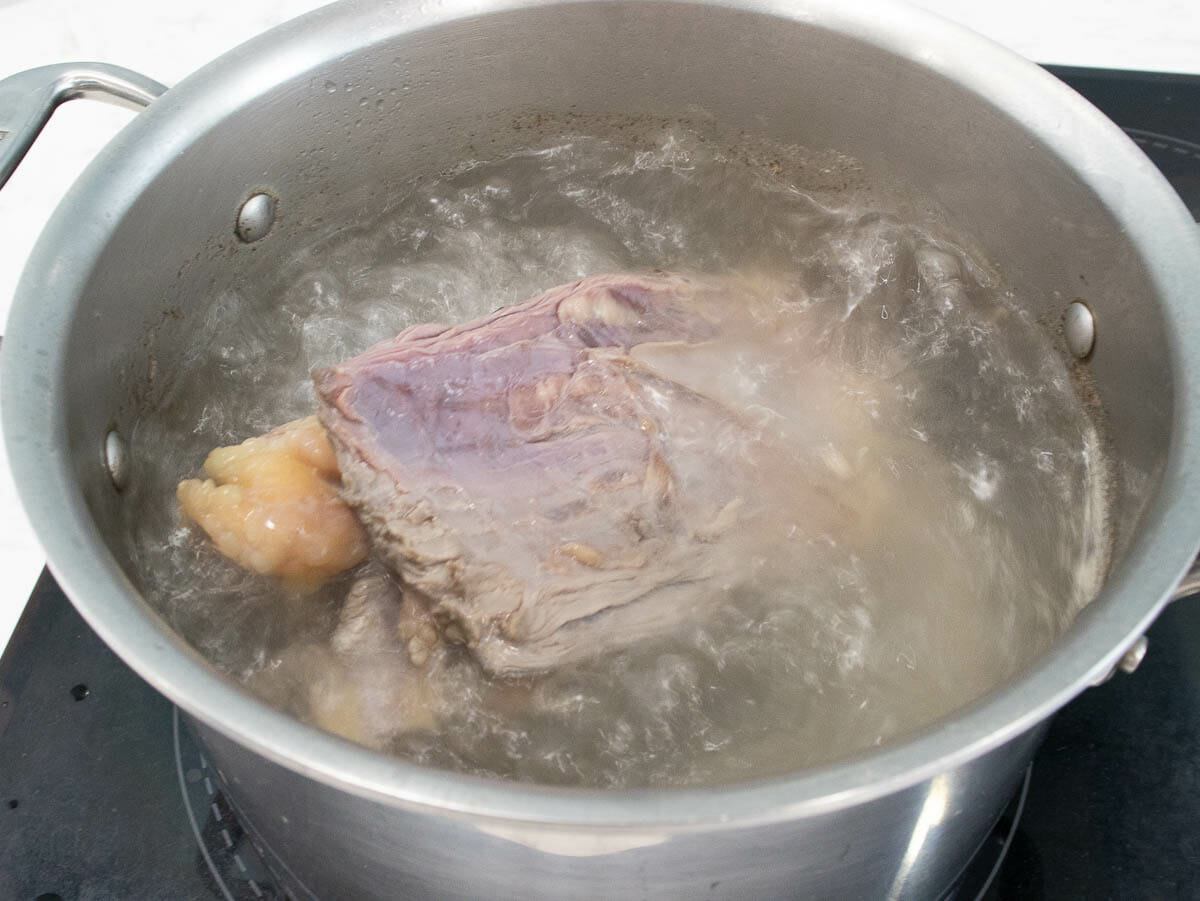 cook brisket in hot boiling water