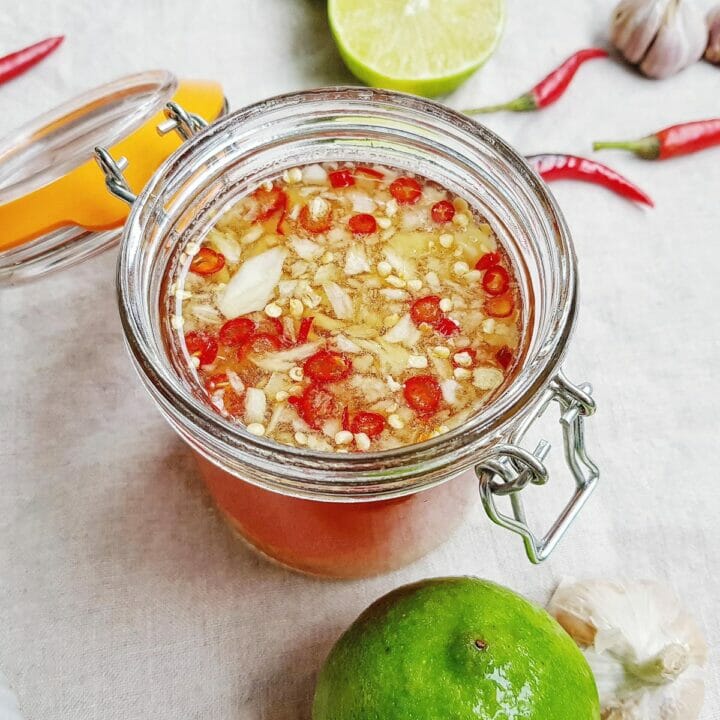 Sweet Chili Garlic Sauce Vietnamese Style (Video)